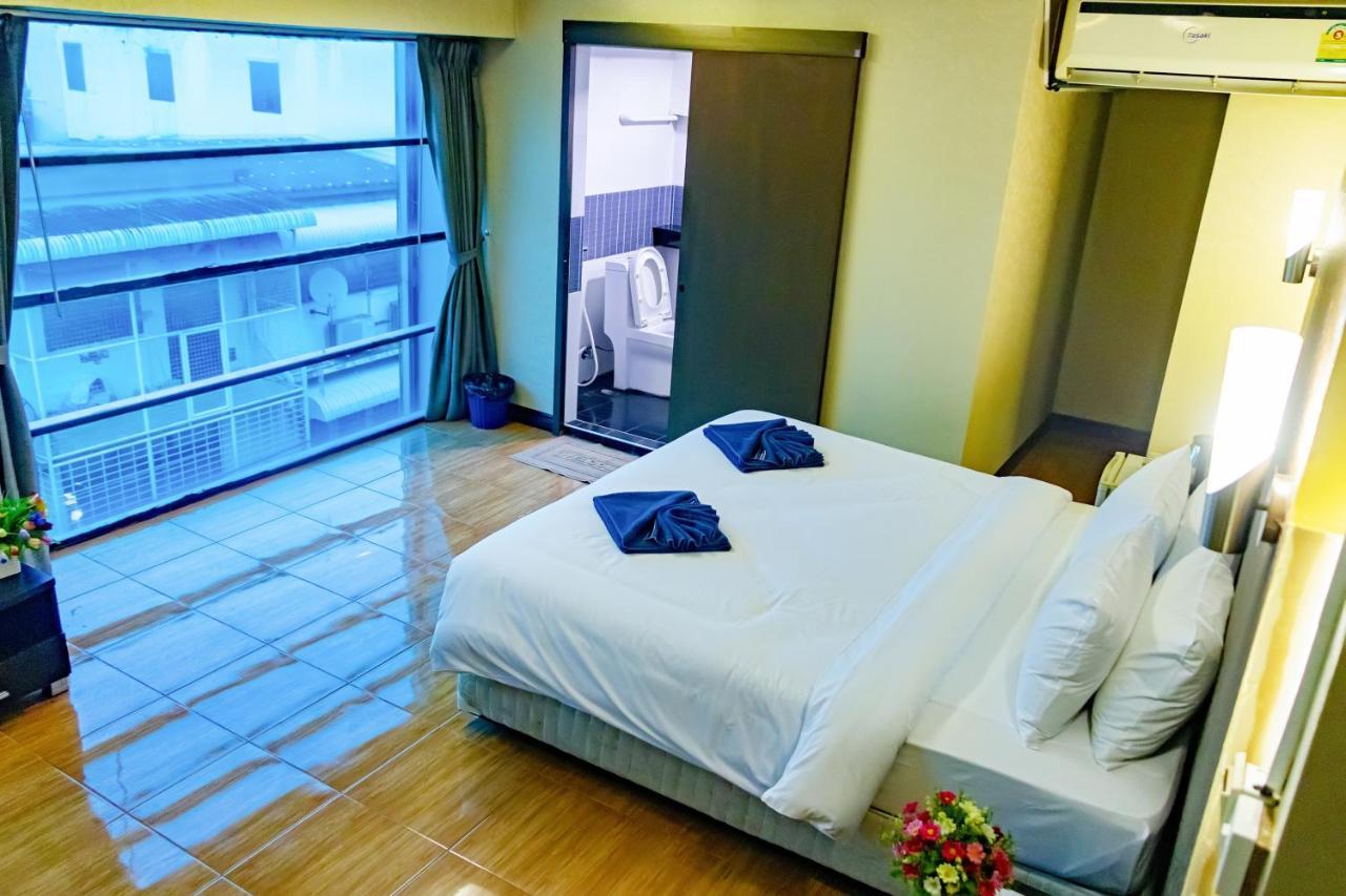 Visiting Card Hotel & Resort Bangkok Extérieur photo