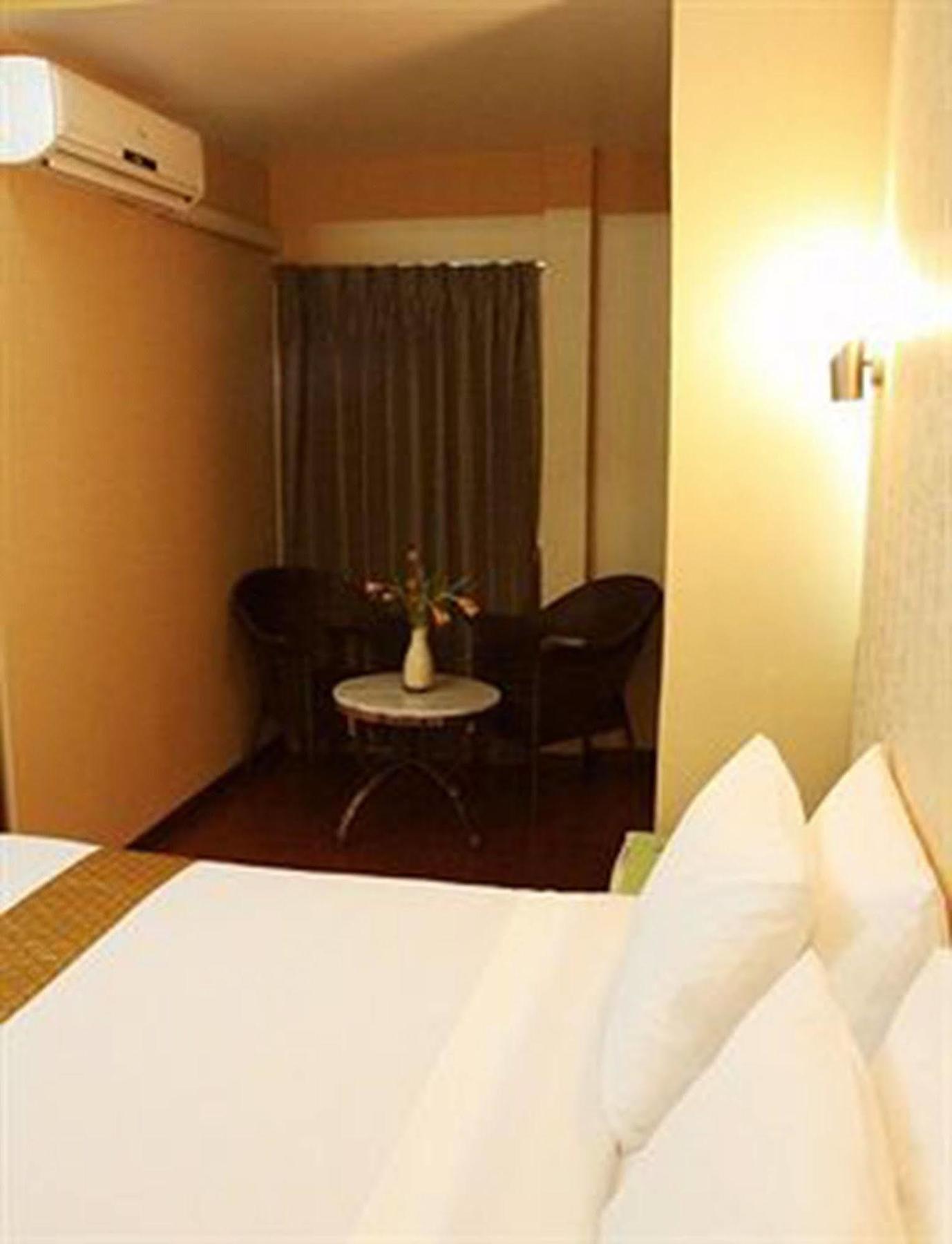Visiting Card Hotel & Resort Bangkok Extérieur photo